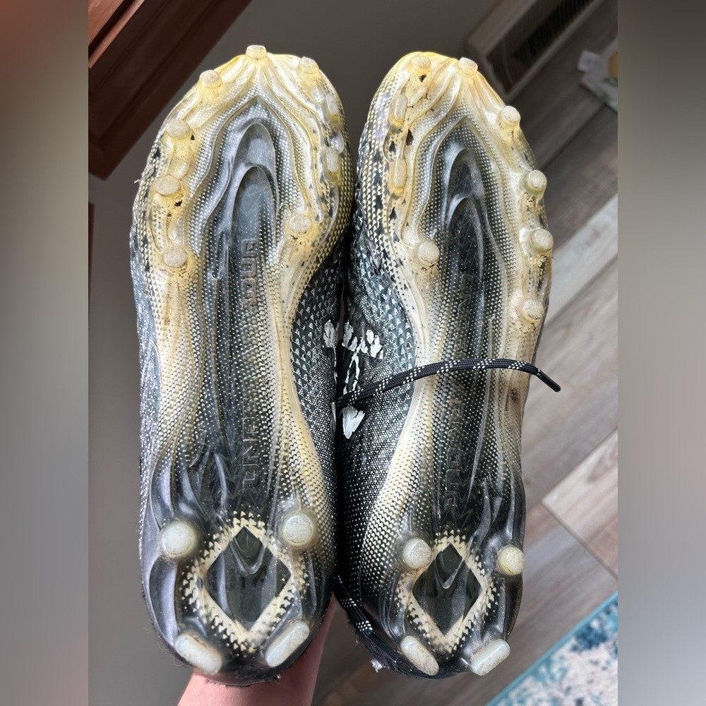 Under Armour Black and Gray Cleats Mens size 11 - Picture 4 of 8